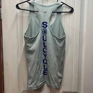 Lululemon shirt size 6